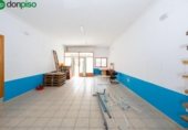 142m² commercial premises for sale in Lanjarón, photo