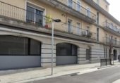 Local comercial en venta con 206m² en Tarrasa, carrer del col·legi, 08221 foto