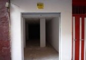 240m² commercial premises for sale in Granada, Calle Sol photo