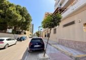 Local comercial en venta con 116m² en Fuengirola, Calle Santísima Trinidad foto