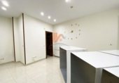 240m² salle de sport pour vente à Saint-Jacques-de-Compostelle, dans le quartier de A Revolta, Rúa de Sánchez Freire photo