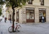 Local comercial en venta con 190m² en Barcelona, en la zona de Barri Gòtic, Carrer de la Pietat foto