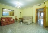 300m² building for sale in Badajoz, in the area of San Roque, Avenida Entrepuentes photo