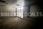 Local comercial en alquiler con 500m² en Barcelona, en la zona de Galvany, Carrer de Ravella foto