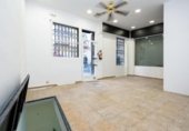 52m² commercial premises for sale in Granada, photo