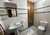 72m² commercial premises for sale in Seville, in the area of La Buhaira photo