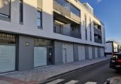Local comercial en venta con 96m² en Dos Hermanas foto