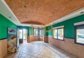 Local comercial en venta con 240m² en Oria foto