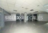 786m² commercial premises for rent in Barcelona, in the area of Collblanc, Carrer de la Riera Blanca photo