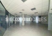 786m² commercial premises for rent in Barcelona, in the area of Collblanc, Carrer de la Riera Blanca photo