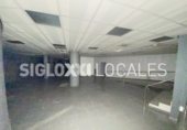 786m² commercial premises for rent in Barcelona, in the area of Collblanc, Carrer de la Riera Blanca photo