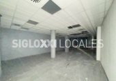 786m² commercial premises for rent in Barcelona, in the area of Collblanc, Carrer de la Riera Blanca photo