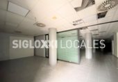 786m² commercial premises for rent in Barcelona, in the area of Collblanc, Carrer de la Riera Blanca photo