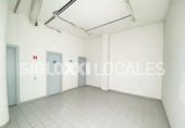 786m² commercial premises for rent in Barcelona, in the area of Collblanc, Carrer de la Riera Blanca photo