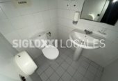 786m² commercial premises for rent in Barcelona, in the area of Collblanc, Carrer de la Riera Blanca photo