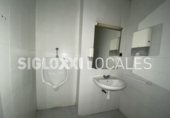786m² commercial premises for rent in Barcelona, in the area of Collblanc, Carrer de la Riera Blanca photo