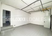 786m² commercial premises for rent in Barcelona, in the area of Collblanc, Carrer de la Riera Blanca photo