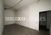 786m² commercial premises for rent in Barcelona, in the area of Collblanc, Carrer de la Riera Blanca photo