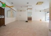 Local comercial en venta con 144m² en Granada, en la zona de Sagrario, Calle Cárcel Baja foto