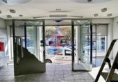 124m² commercial premises for sale in Guardamar del Segura, Plaza Dama de Guardamar photo