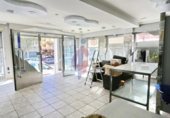124m² commercial premises for sale in Guardamar del Segura, Plaza Dama de Guardamar photo