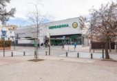 Local comercial en venta con 46m² en Granada, en la zona de Villa Argaz, Calle Escritor Nicolás del Paso foto