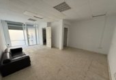 Local comercial en venta con 123m² en Tomares foto
