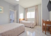 Hotel en venta con 403m² en Santa Fe, Avenida Palos de la Frontera foto