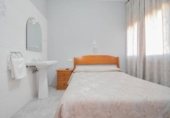 Hotel en venta con 403m² en Santa Fe, Avenida Palos de la Frontera foto