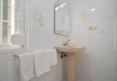 Hotel en venta con 403m² en Santa Fe, Avenida Palos de la Frontera foto