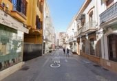 Local comercial en alquiler con 330m² en Huelva foto