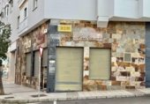91m² commercial premises for sale in Badajoz photo