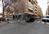 Local comercial
en venda
amb 196m² a Granada, a la zona de Barri de Sant Antón, Calle Pintor Zuloaga foto