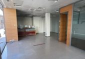 Local comercial en alquiler con 147m² en Armilla foto