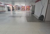 Local comercial en alquiler con 550m² en Linares foto
