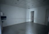 250m² commercial premises for rent in Logroño photo