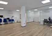 90m² bureaux pour vente à Badajoz, dans le quartier de San Roque, Calle Jaracanda photo