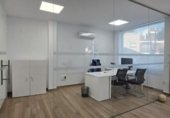 90m² bureaux pour vente à Badajoz, dans le quartier de San Roque, Calle Jaracanda photo