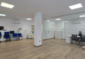 90m² bureaux pour vente à Badajoz, dans le quartier de San Roque, Calle Jaracanda photo