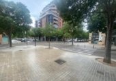 310m² commercial premises for sale in Valencia, in the area of Campanar, Plaza Badajoz photo
