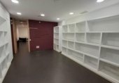 Local comercial en venta con 140m² en Valencia, en la zona de Russafa, Calle Matías Perelló foto