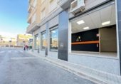 Local comercial en venta con 83m² en Petrer foto