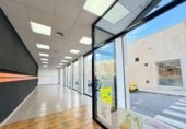 Local comercial en venta con 83m² en Petrer foto