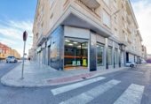 Local comercial en venta con 83m² en Petrer foto