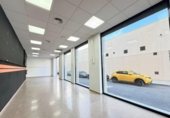 Local comercial en venta con 83m² en Petrer foto
