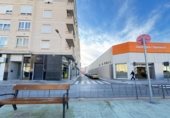 Local comercial en venta con 83m² en Petrer foto