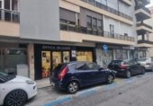 Local comercial en alquiler con 110m² en Sevilla, en la zona de Los Remedios foto