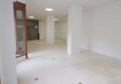 Local comercial en venta con 137m² en Vitoria, en la zona de Santiago foto
