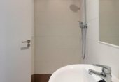 72m² commercial premises for sale in Irun, Calle José Egino photo