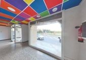 Local comercial en venta con 144m² en el Vendrell, Avinguda del Baix Penedès foto